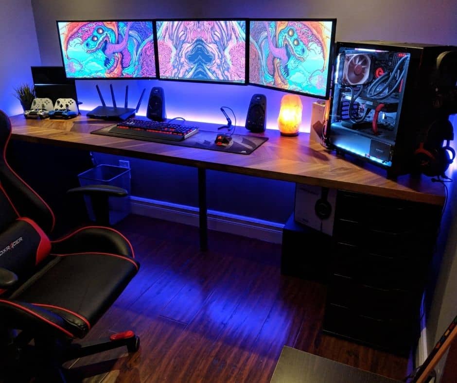 Triple Monitor Gaming Desk (1)